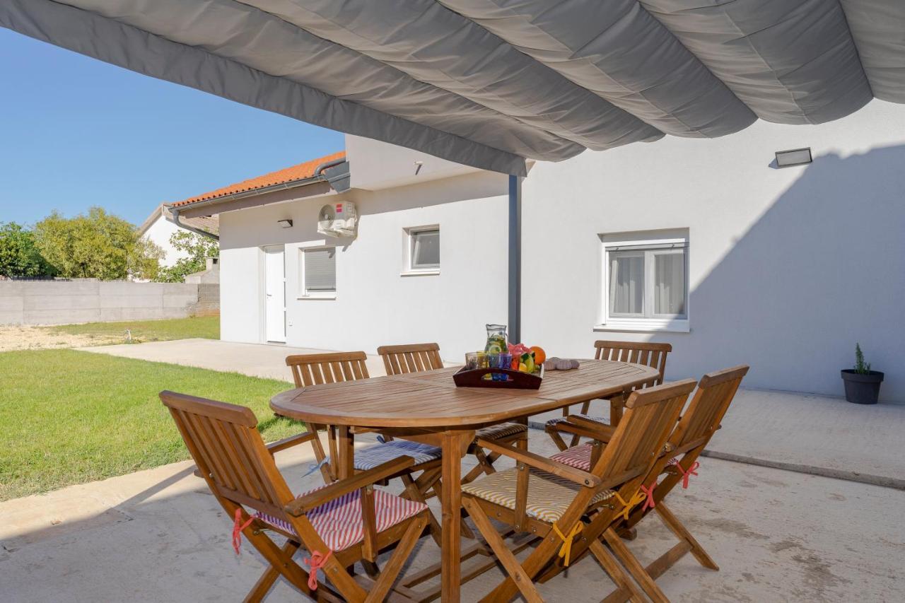 Apartmani Dmarie Privlaka  Εξωτερικό φωτογραφία